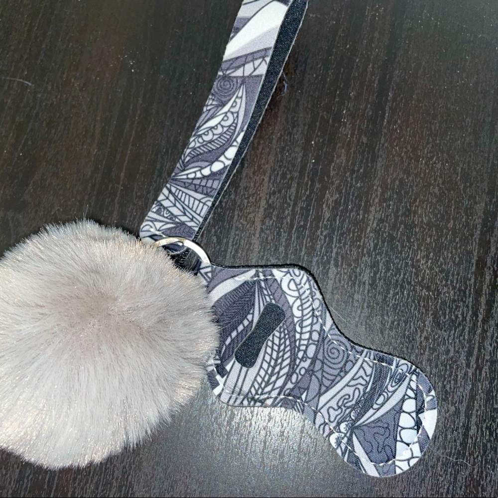 Gray And Black Keychain Set